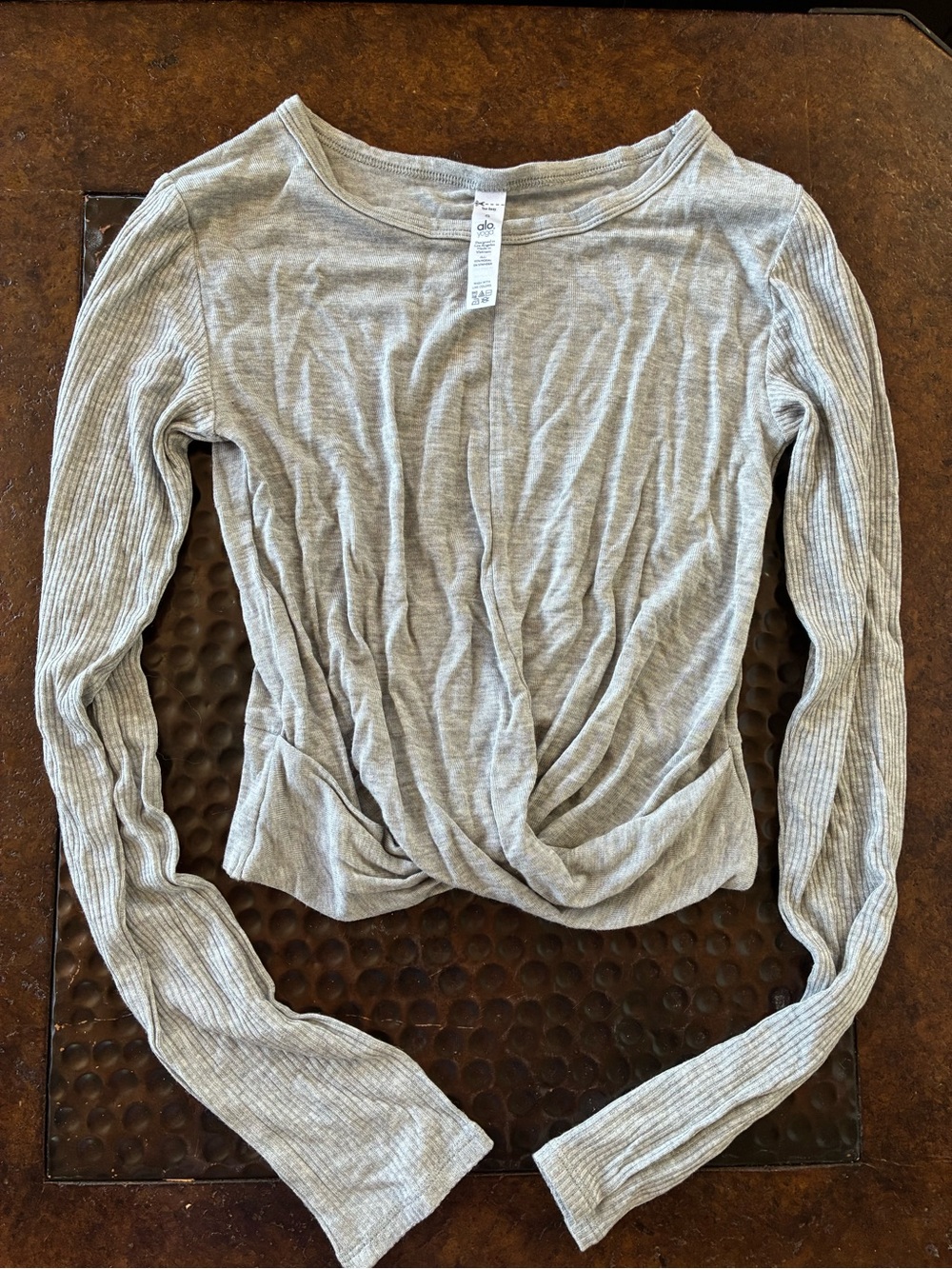 ALO Yoga cover Twist-Front Long Sleeve crop Top